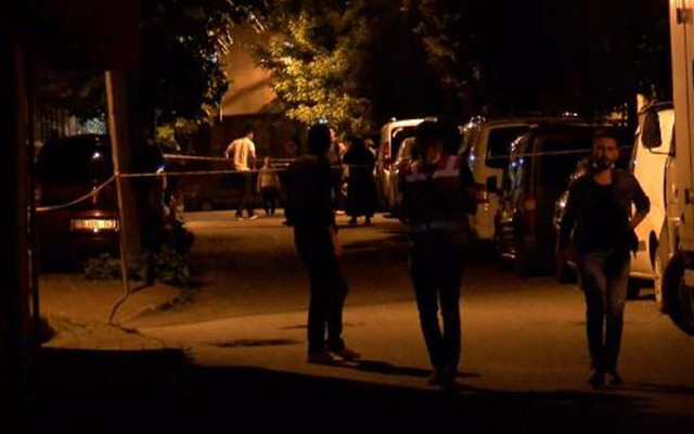 Bağcılar'da akraba iki aile arasında silahlı kavga: 1 ölü, 2 yaralı - Resim: 0