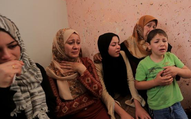 Yemek yapan annesine yardım etmek isteyen kız çocuğu İsrail saldırısında öldü - Resim: 0