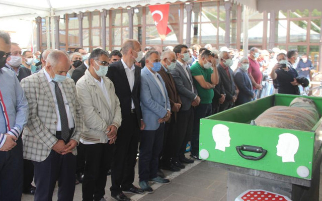 Kayseri'de platonik aşığının katlettiği Arife öğretmenin son paylaşımı - Resim: 0