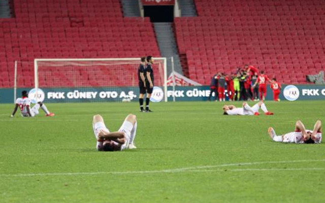 Altınordu play-off finaline adını yazdırdı! Samsunspor-Altınordu maç sonucu: 2-2 - Resim: 0