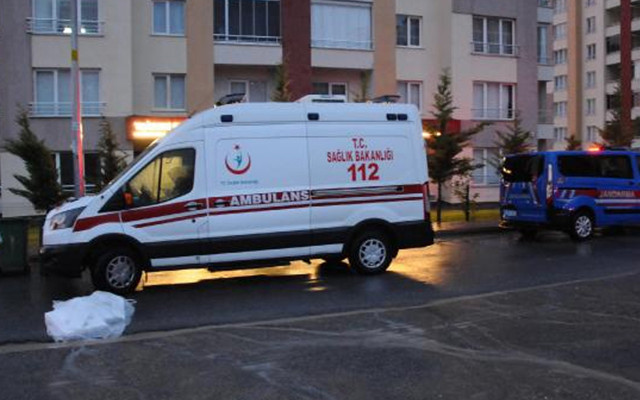 Silahla vurduğu babasını bıçaklayarak öldürdü! Kayseri'deki korkunç evlat vahşeti - Resim: 0