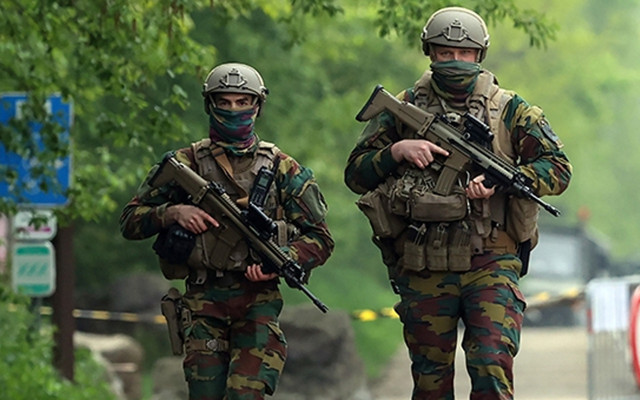 Belçika'da ağır silahlarla firar etmişti! Aşırı sağcı askerin hedefinde bir cami varmış! - Resim: 1