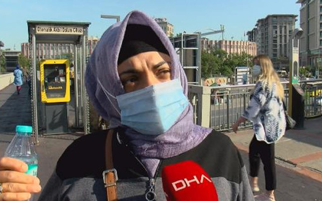 Cevizlibağ metrobüs durağı tıklım tıklım! Vatandaş toplu taşımada yoğunluğa isyan etti - Resim: 2