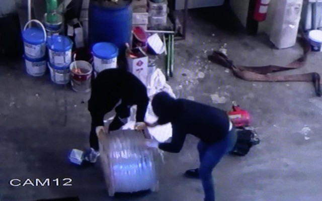 Kocaeli'de 3 hırsız dakikalar içinde 100 bin liralık vurgun yaptı - Resim: 0