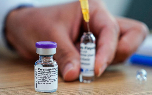 Sağlık Bakanlığı'dan BioNTech kararı! Yeni gelecek aşılarda ikinci doz 12 hafta sonra yapılacak - Resim: 0