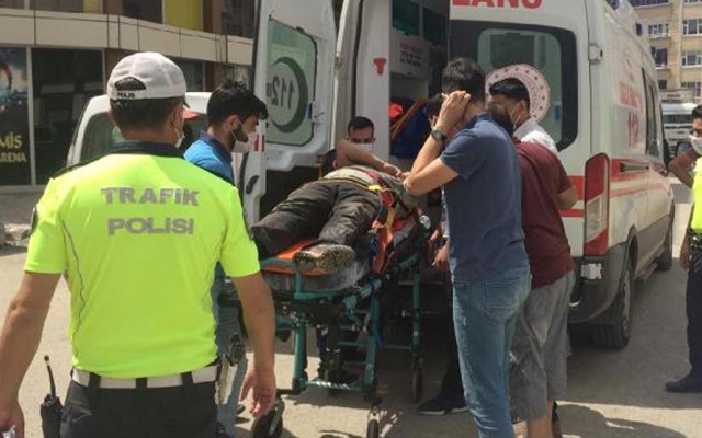 Iğdır'da pes dedirten olay: Çarptığı kişi yerde kıvranırken aracının tamponuyla ilgilendi - Resim: 2