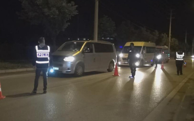 Yalova'da 'dur' ihtarına uymayan aracın çarptığı polis memuru şehit oldu - Resim: 1