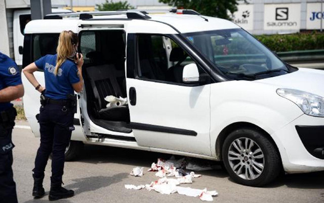 Bursa'da trafikte kanlı olay! Husumetlisini takip edip başından vurdu - Resim: 0