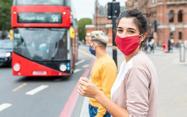 Birleşik Krallık'ta Covid-19 vaka sayısı bir günde yüzde 40 arttı - Resim: 0