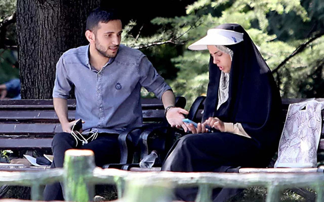 İran'da düşen doğum oranlarına çözüm: Devlet destekli flört uygulaması - Resim: 0