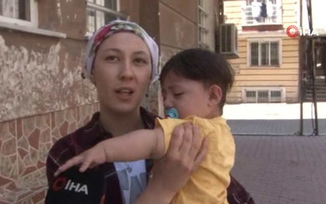 Esenyurt'ta, aldatıldığı şüphesiyle kocasını sırtından bıçakladı - Resim: 0