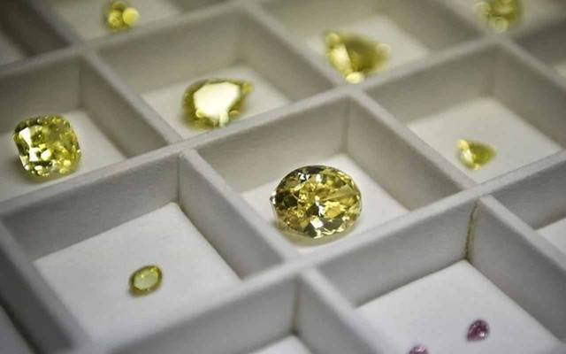 İngiltere'de film gibi soygun! Çakıl taşlarıyla 5,8 milyon dolarlık elmasların yerini değiştirdi - Resim: 1