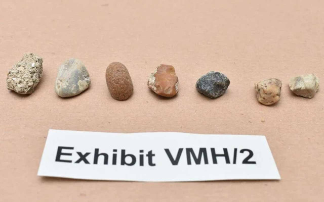 İngiltere'de film gibi soygun! Çakıl taşlarıyla 5,8 milyon dolarlık elmasların yerini değiştirdi - Resim: 0