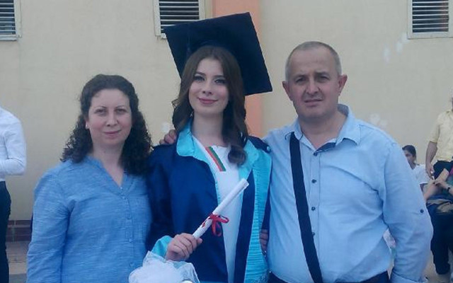 Bir babanın uzaklara dalıp gittiği an - Resim: 1