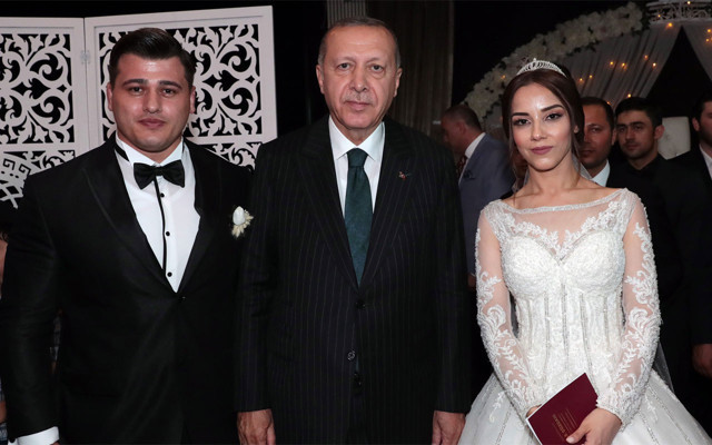 Rıza Kayaalp kimdir aslen nereli Rıza Kayaalp eşi Zeynep Kayaalp kimdir? - Resim: 0