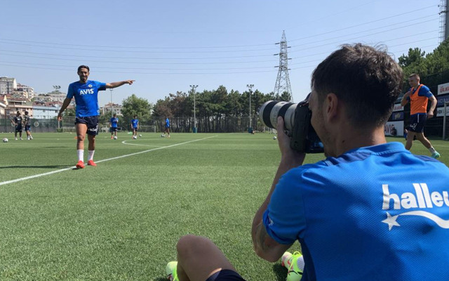 Fenerbahçe'de Mesut Özil foto muhabirlik yaptı - Resim: 0