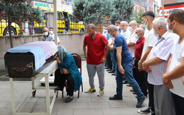 Balıkesir'deki otobüs kazasında şoförün dinlenmeden sefere çıkarıldığı iddiası - Resim: 0