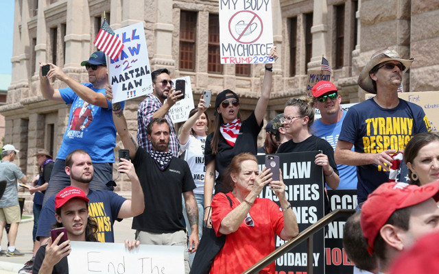 Aşı ve maske karşıtı mitinglerin organizatörü koronavirüsten öldü! - Resim: 0