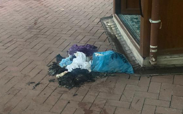 Kadıköy'de provokasyon! Cemaat içerideyken camiyi yakmaya çalıştı! - Resim: 1