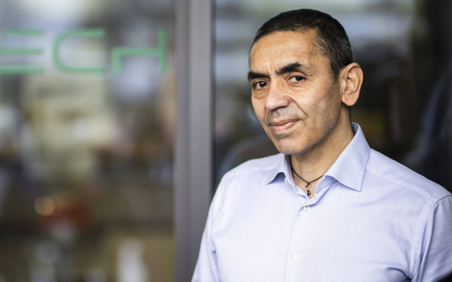 Uğur Şahin nazar boncuklu kolyenin hikayesini anlattı - Resim: 0