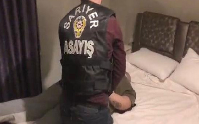 Beşiktaş'ta uyuşturucu satıcısı otel odasında kıskıvrak yakalandı - Resim: 0
