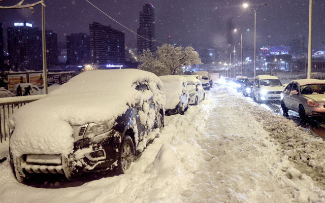 İstanbul son dakika haberleri! Saat 13.00 yasağı için yeni karar arabalara izin - Resim: 0
