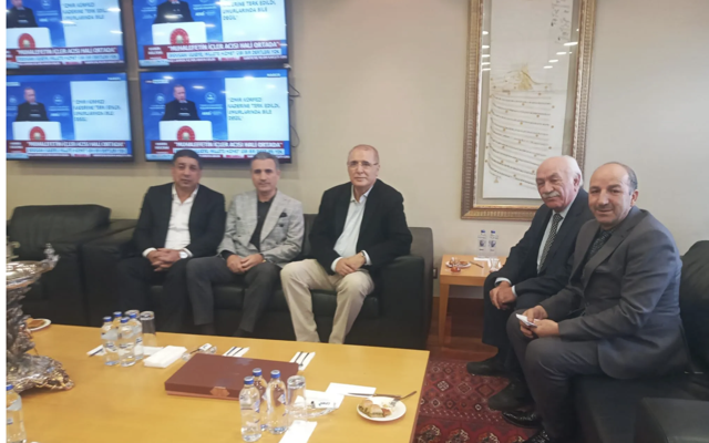 İş insanı Avukat Kenan Tekdağ’a Onursal Başkanlık Beratı takdim edildi - Resim: 1