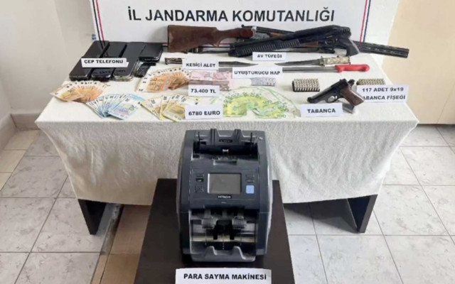 Organize suç örgütlerine 'Hücre' operasyonu! Bakan Yerlikaya: 38 şüpheli tutuklandı, 4 lüks araca el konuldu - Resim: 0