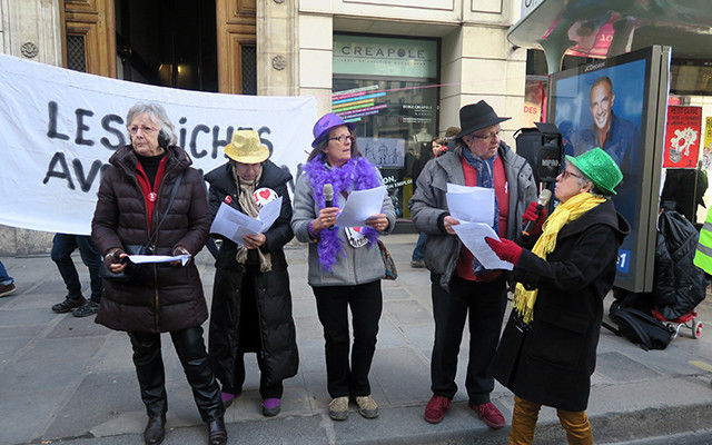 Fransa’da 24 saat grev: Macron'un istifası isteniyor! - Resim: 1