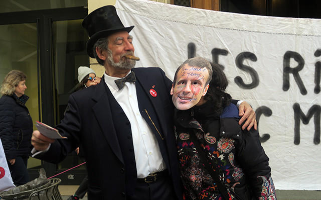 Fransa’da 24 saat grev: Macron'un istifası isteniyor! - Resim: 2