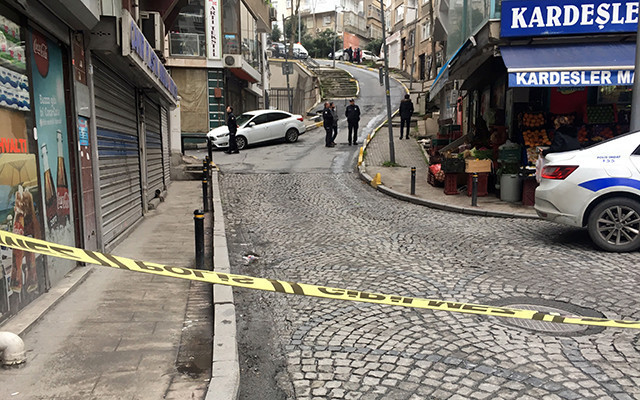Şişli'de güpegündüz silahlı soygun!  - Resim: 1
