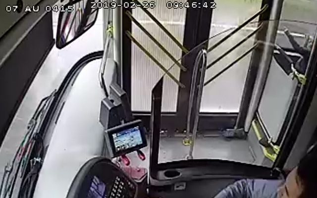 Antalya'da 4 yolcunun yaralandığı otobüs kazası kamerada - Resim: 1