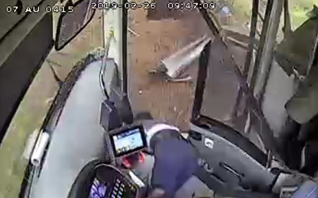 Antalya'da 4 yolcunun yaralandığı otobüs kazası kamerada - Resim: 3