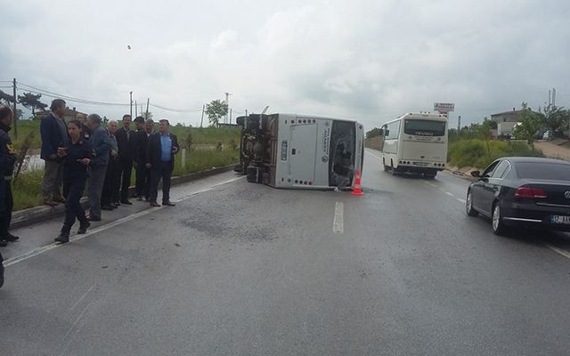 Çanakkale'de öğrencileri taşıyan minibüs devrildi 25 yaralı - Resim: 3