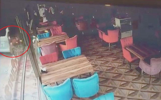 Ankara'da belediye otobüsü kafeye daldı - Resim: 4