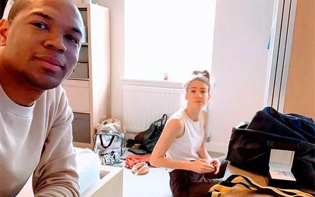 Sevgilisine tam bir ay boyunca gizlice evlenme teklifi etti - Resim: 1