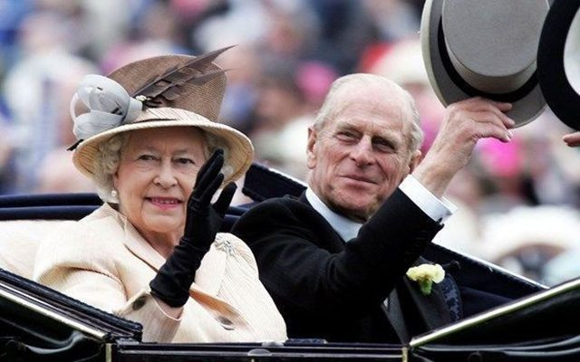 Elton John açıkladı : Kraliçe Elizabeth’in yeğenini tokatladığını gördüm - Resim: 3