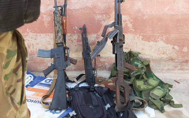 Tel Abyad'da YPG/PKK'lılar silahlarını bırakarak kaçtı