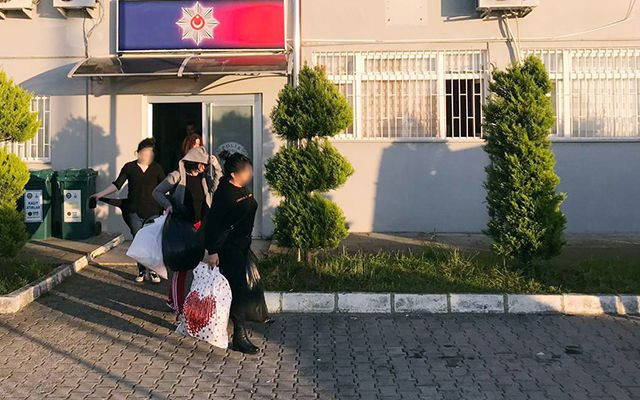 Artvin'de fuhuş operasyonu 33 kadın sınır dışı edildi - Resim: 1