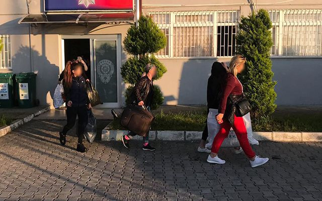 Artvin'de fuhuş operasyonu 33 kadın sınır dışı edildi - Resim: 3