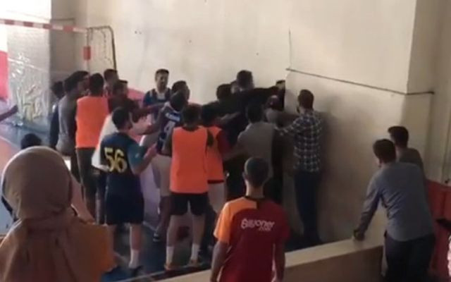 Siirt'te öğretmenlerin kavgasını öğrenciler ayırdı - Resim: 2