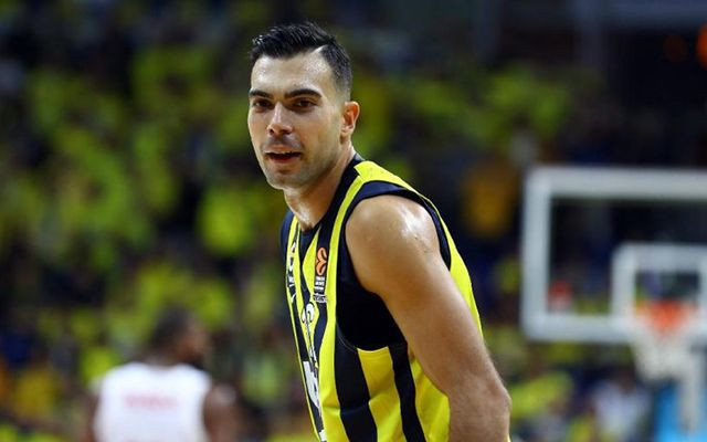Atatürk pankartına dokunmayan Fenerbahçeli Kostas Sloukas tepki çekti - Resim: 2