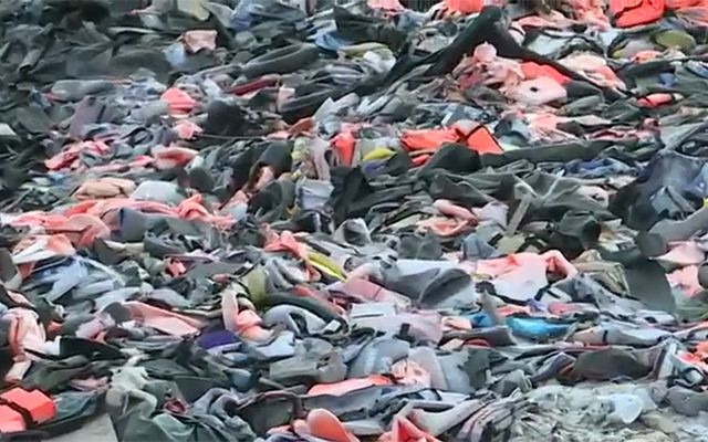 Midilli Adası'nda can yeleği mezarlığı oluştu - Resim: 1