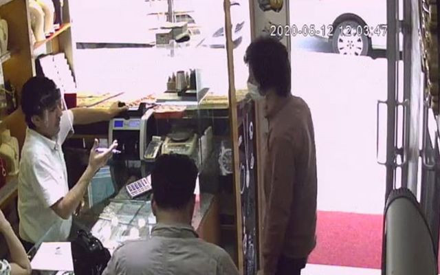 İstanbul Sultangazi'de cerrahi maskeli hırsız 200 bin liralık altın çaldı - Resim: 3