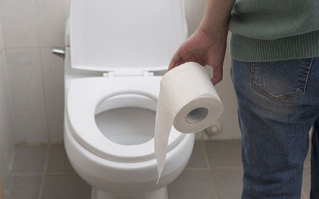 Koronavirüsten korunmak için sifonu çekmeden önce klozet kapağını kapatın - Resim: 2