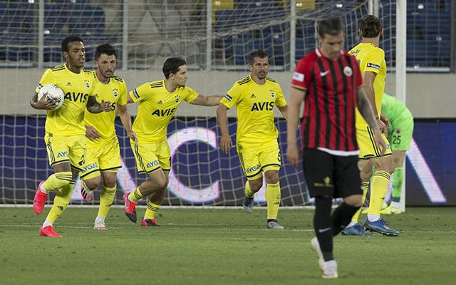 Fenerbahçe'nin kaptanı Emre Belözoğlu lig tarihine geçti - Resim: 2