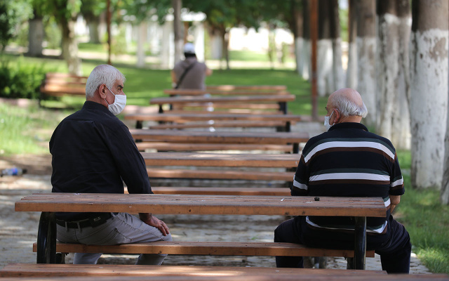 İstanbul ve Ankara başta olmak üzere 17 şehirde 65 yaş üstüne sokağa çıkma yasağı geldi