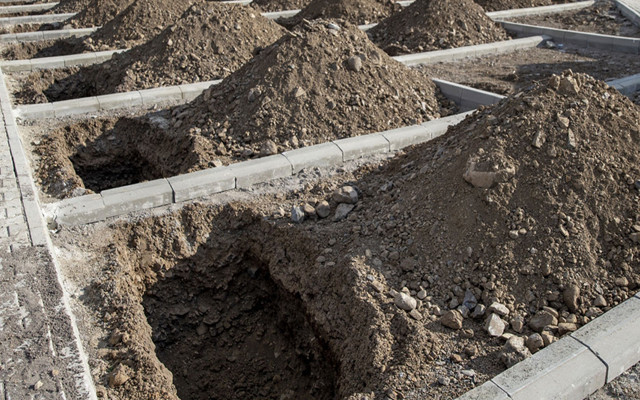 Erzurum'da ürküten görüntü! 920 mezar yeri açıldı