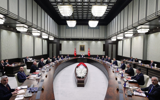 Kabinede 8 bakan değişecek iddiası gündem oldu! İşte gidecek isimler