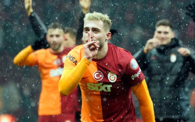 Galatasaraylı taraftardan Napoli'ye 'Osimhen usulü' gönderme! Lahmacun ve Pizza detayı olay!